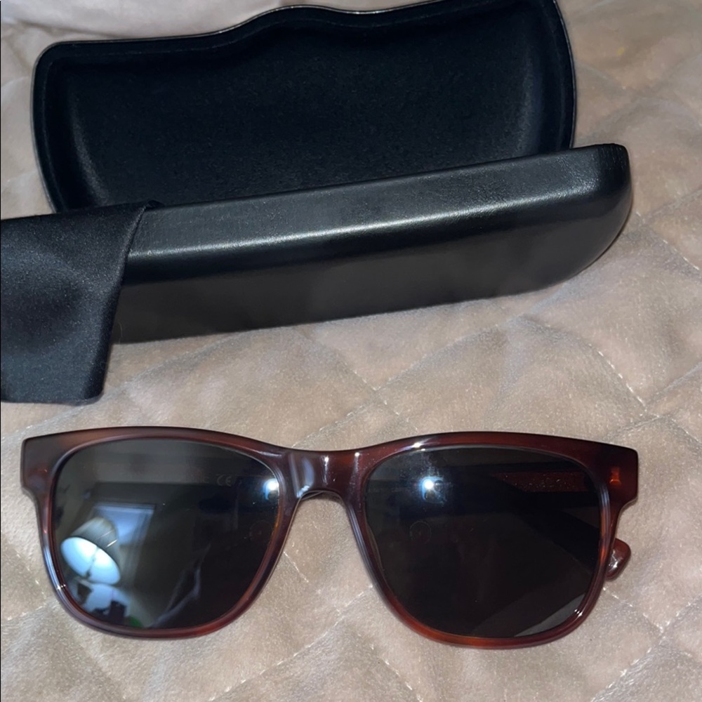 Banana Republic Brown Tortoise color Sunglasses